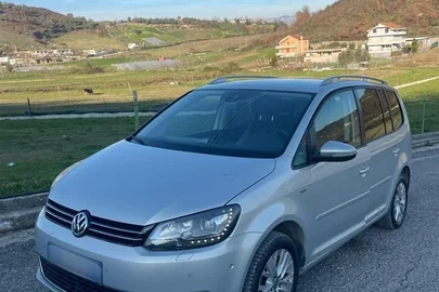 2013' Volkswagen Touran