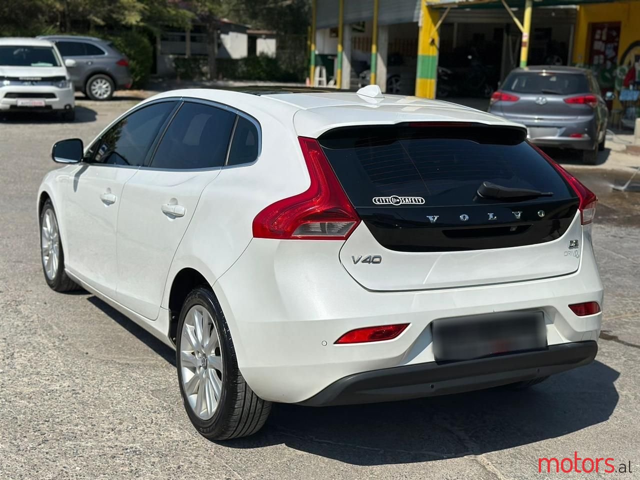 2015' Volvo V40 photo #5