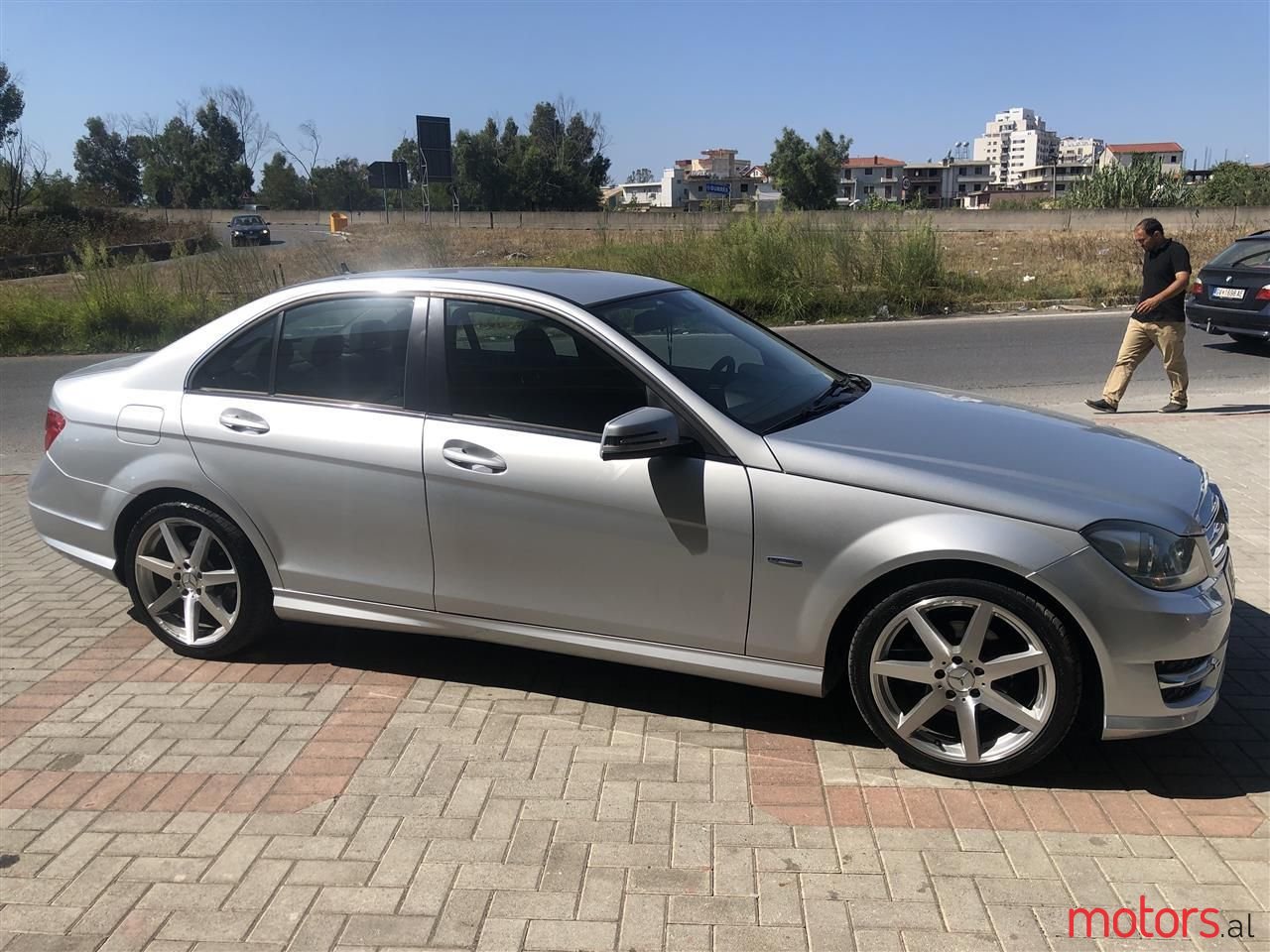 2011' Mercedes-Benz C 220 photo #2