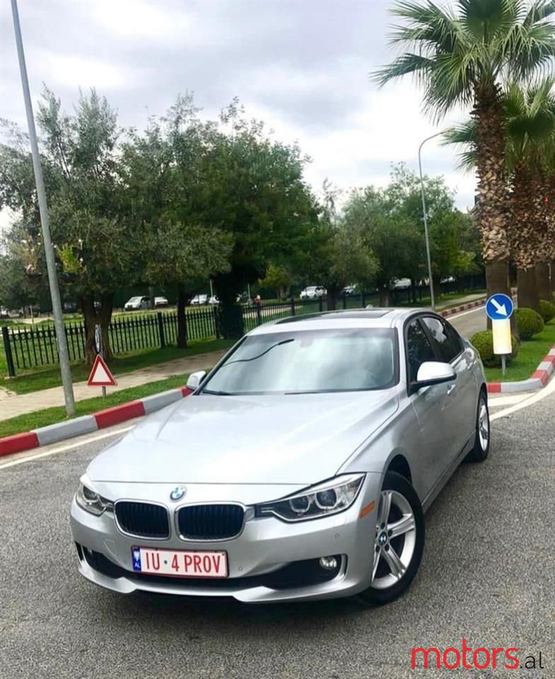 2012' BMW 320 photo #1