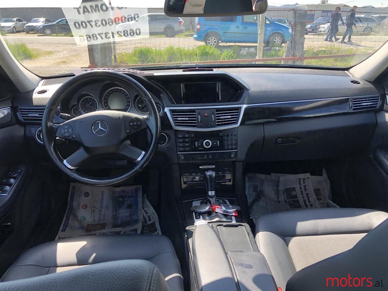 2011' Mercedes-Benz E 220 photo #3