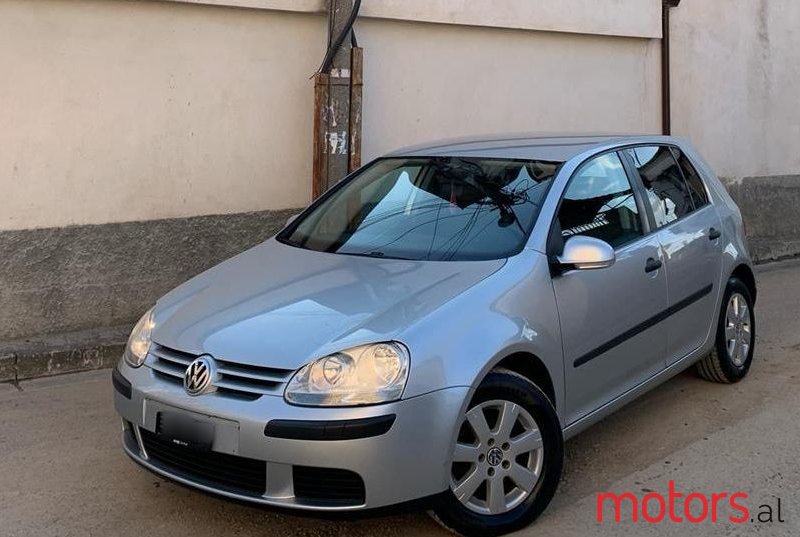 2004' Volkswagen Golf photo #1