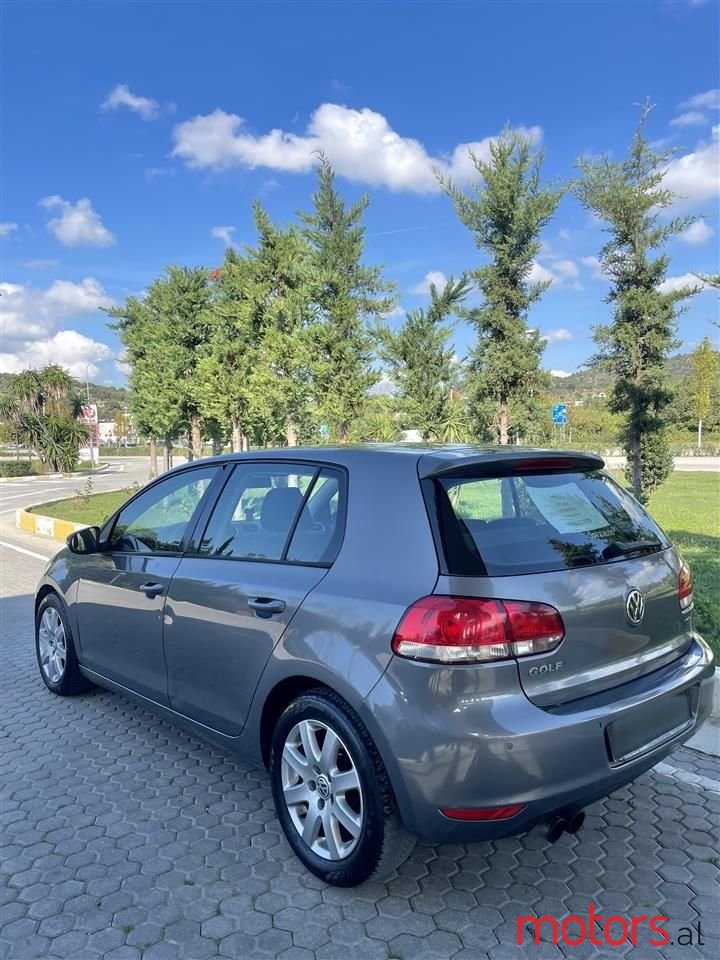 2010' Volkswagen Golf photo #2