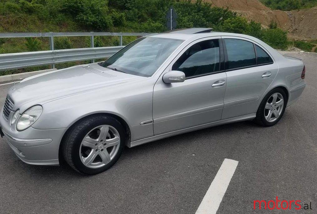 2003' Mercedes-Benz 220 photo #1