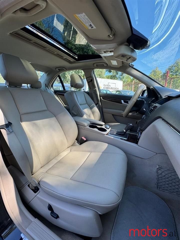 2010' Mercedes-Benz C 300 photo #5