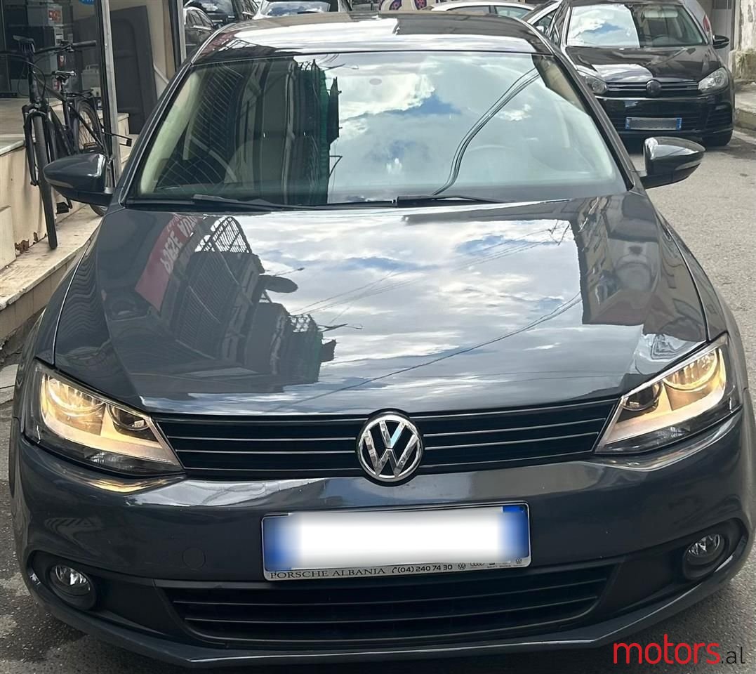 2013' Volkswagen Jetta photo #2