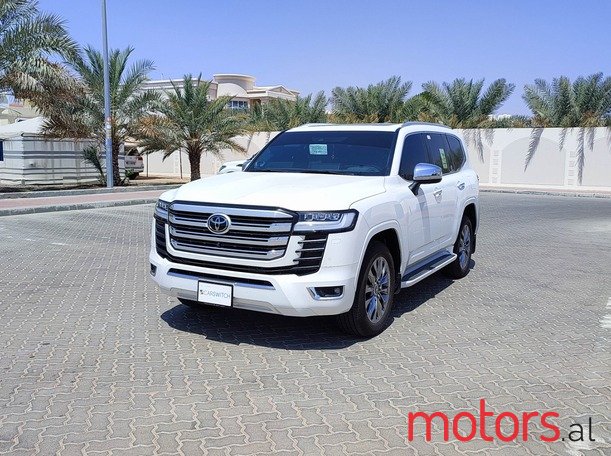 2022' Toyota Land Cruiser photo #1