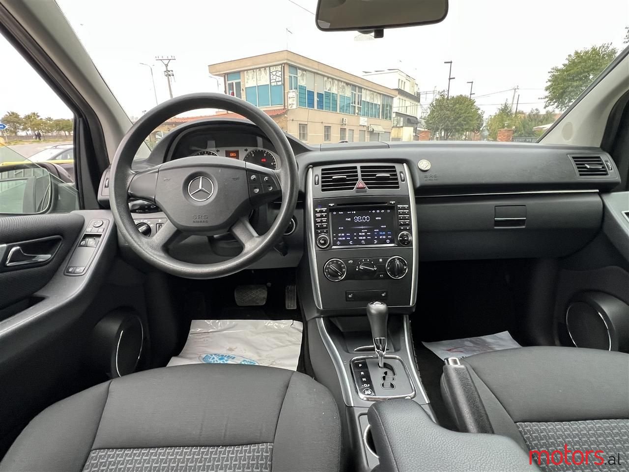 2010' Mercedes-Benz B 180 photo #6