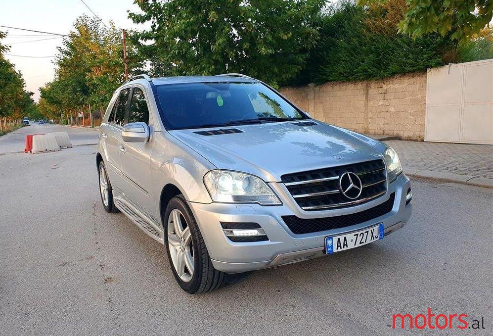 2010' Mercedes-Benz ML 320 photo #1