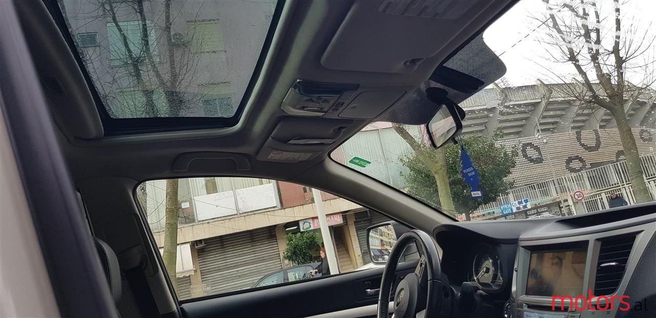 2010' Subaru Outback photo #4