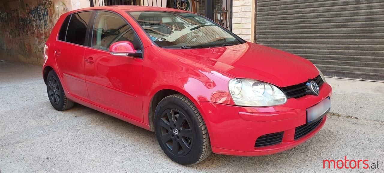 2004' Volkswagen Golf photo #2