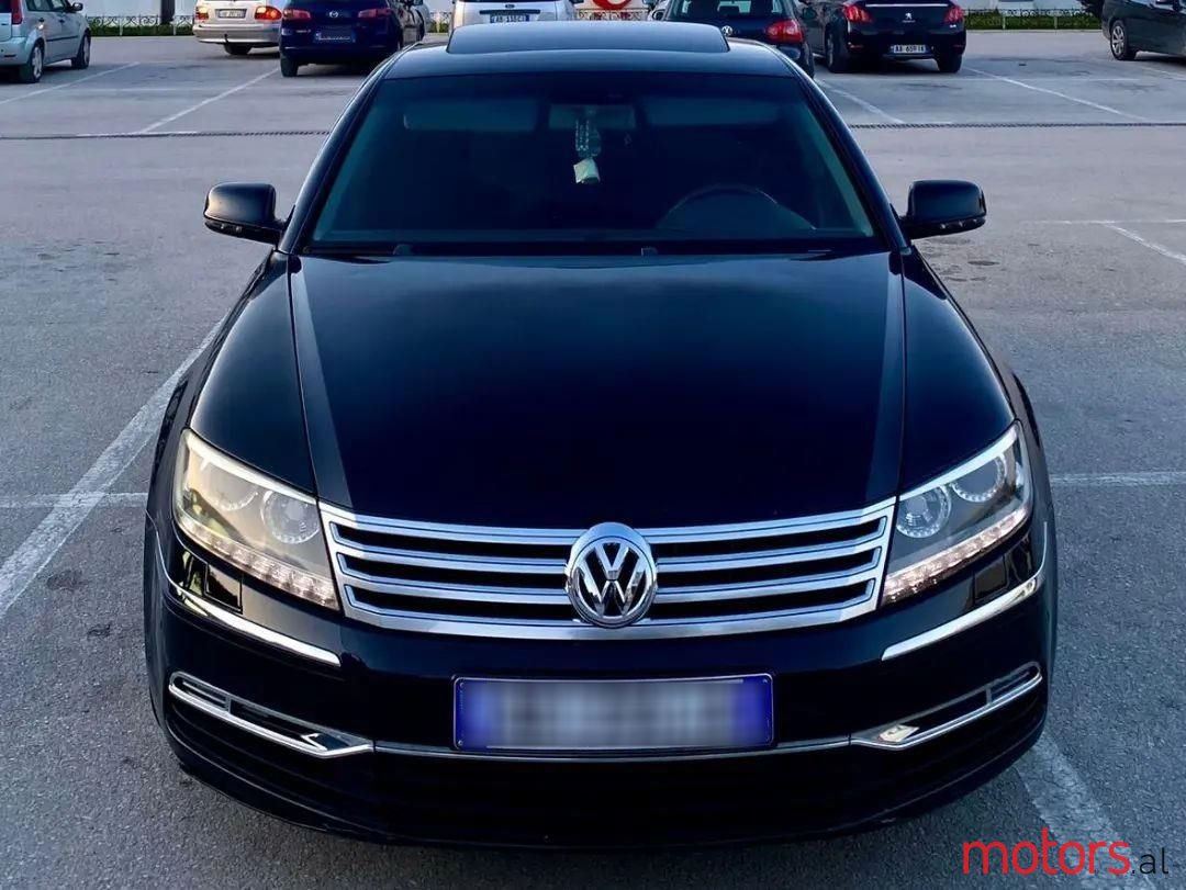 2013' Volkswagen Phaeton photo #6