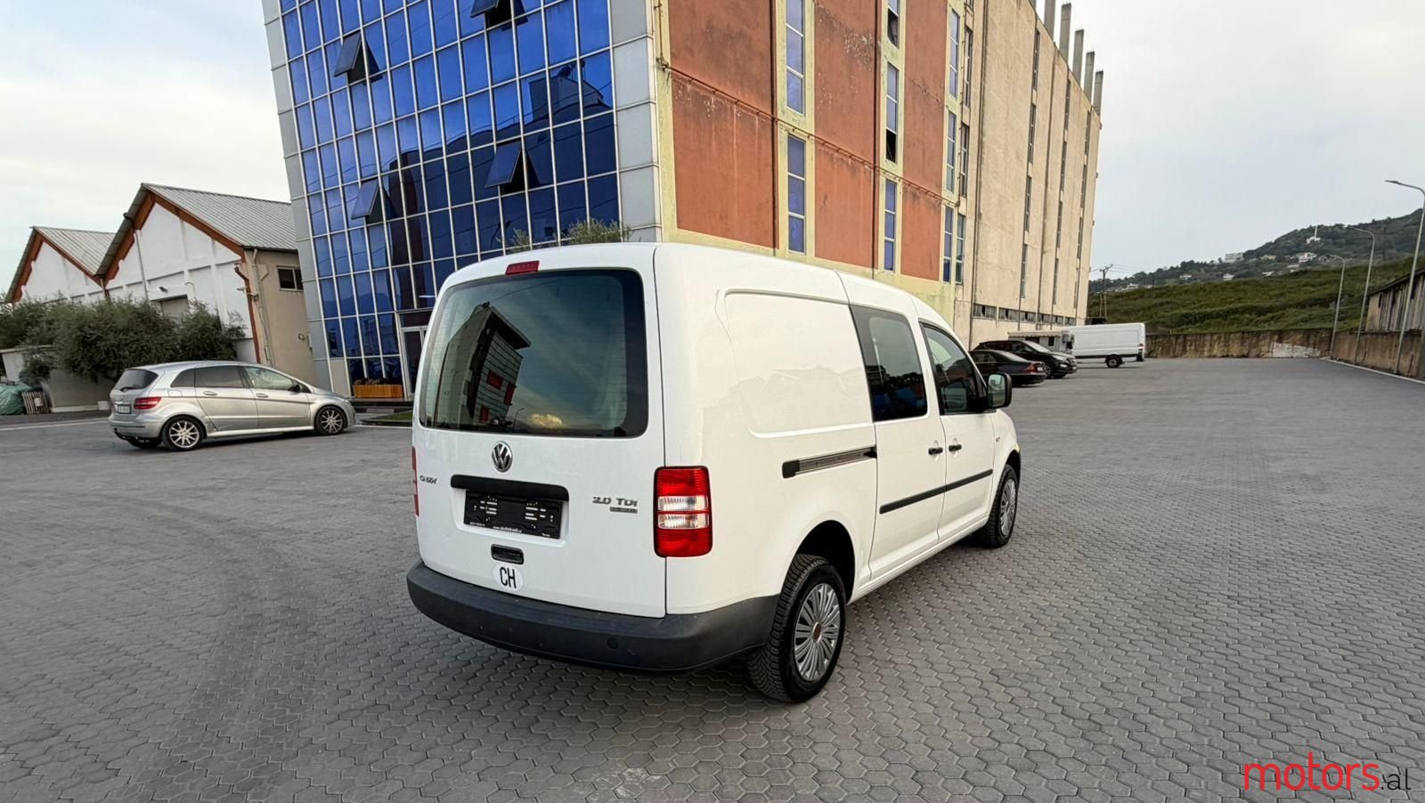 2011' Volkswagen Caddy photo #3