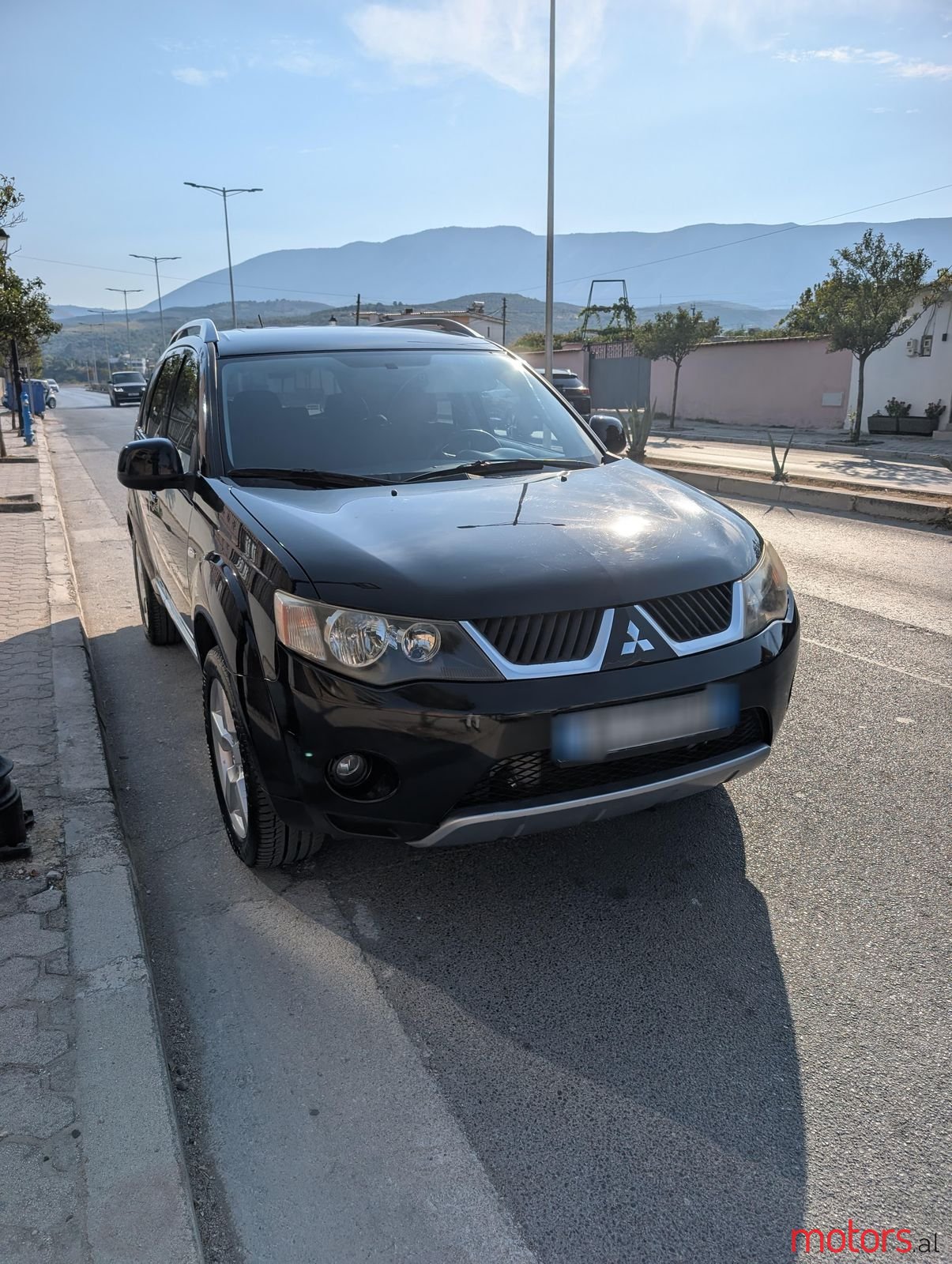 2007' Mitsubishi Outlander photo #1