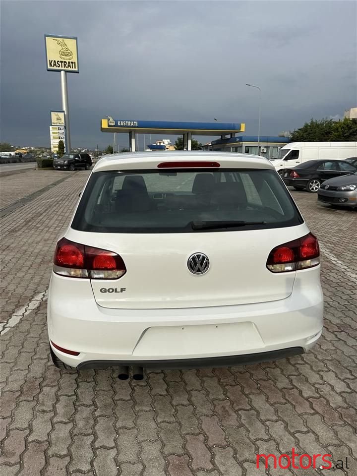 2011' Volkswagen Golf photo #6