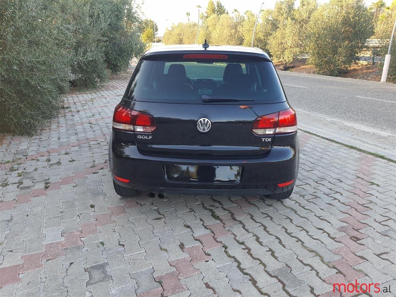 2010' Volkswagen Golf photo #2