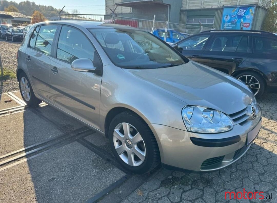 2005' Volkswagen Golf photo #3