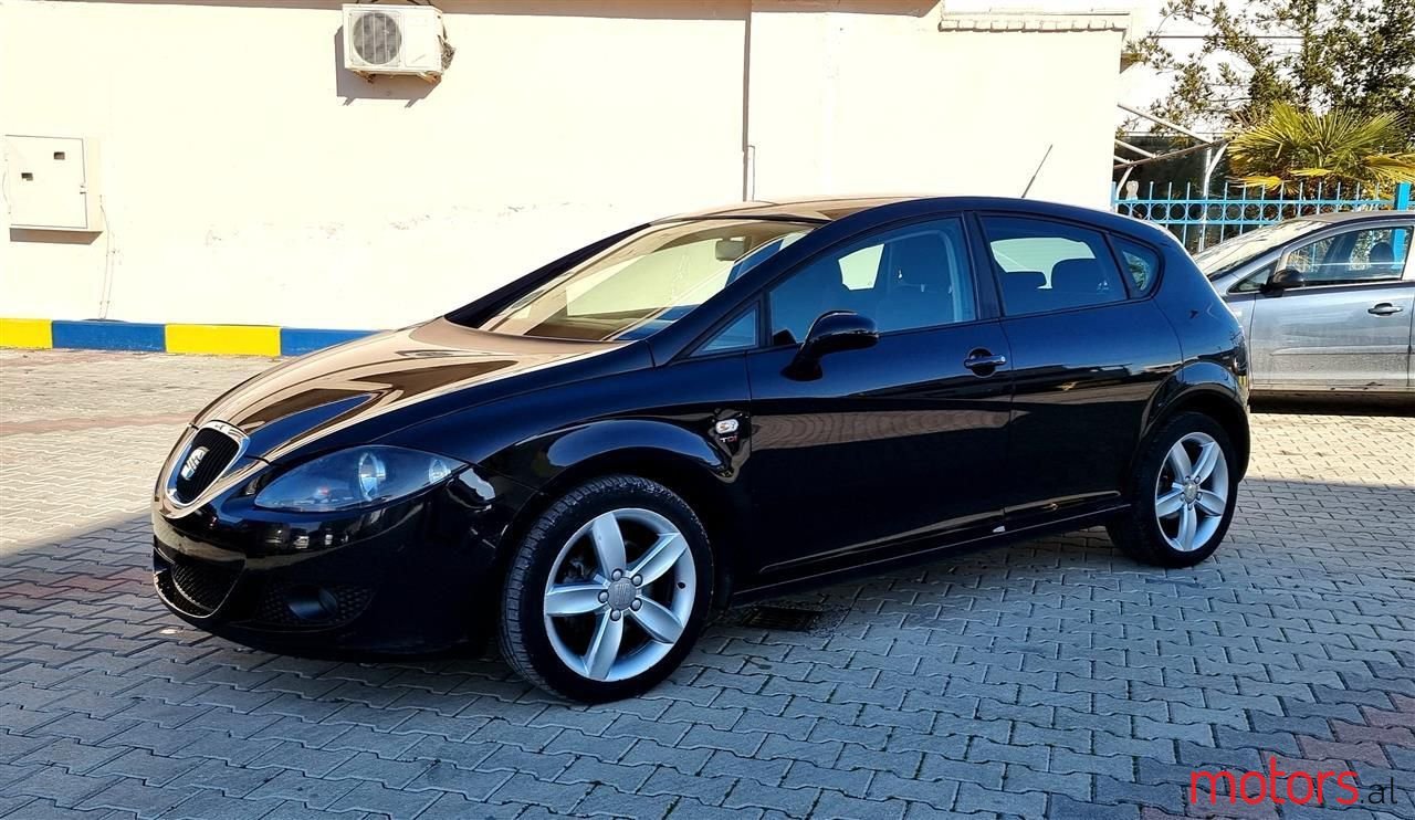2009' SEAT Leon photo #2