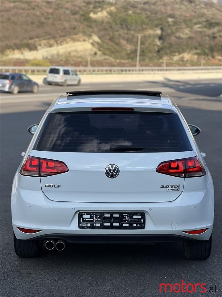 2015' Volkswagen Golf photo #2