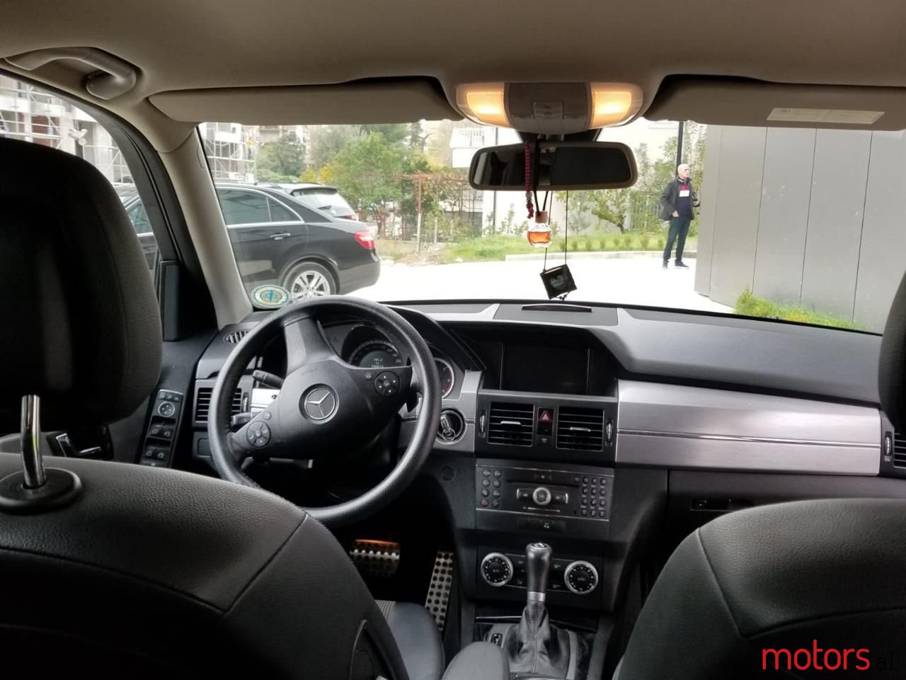 2009' Mercedes-Benz GLK 220 photo #2