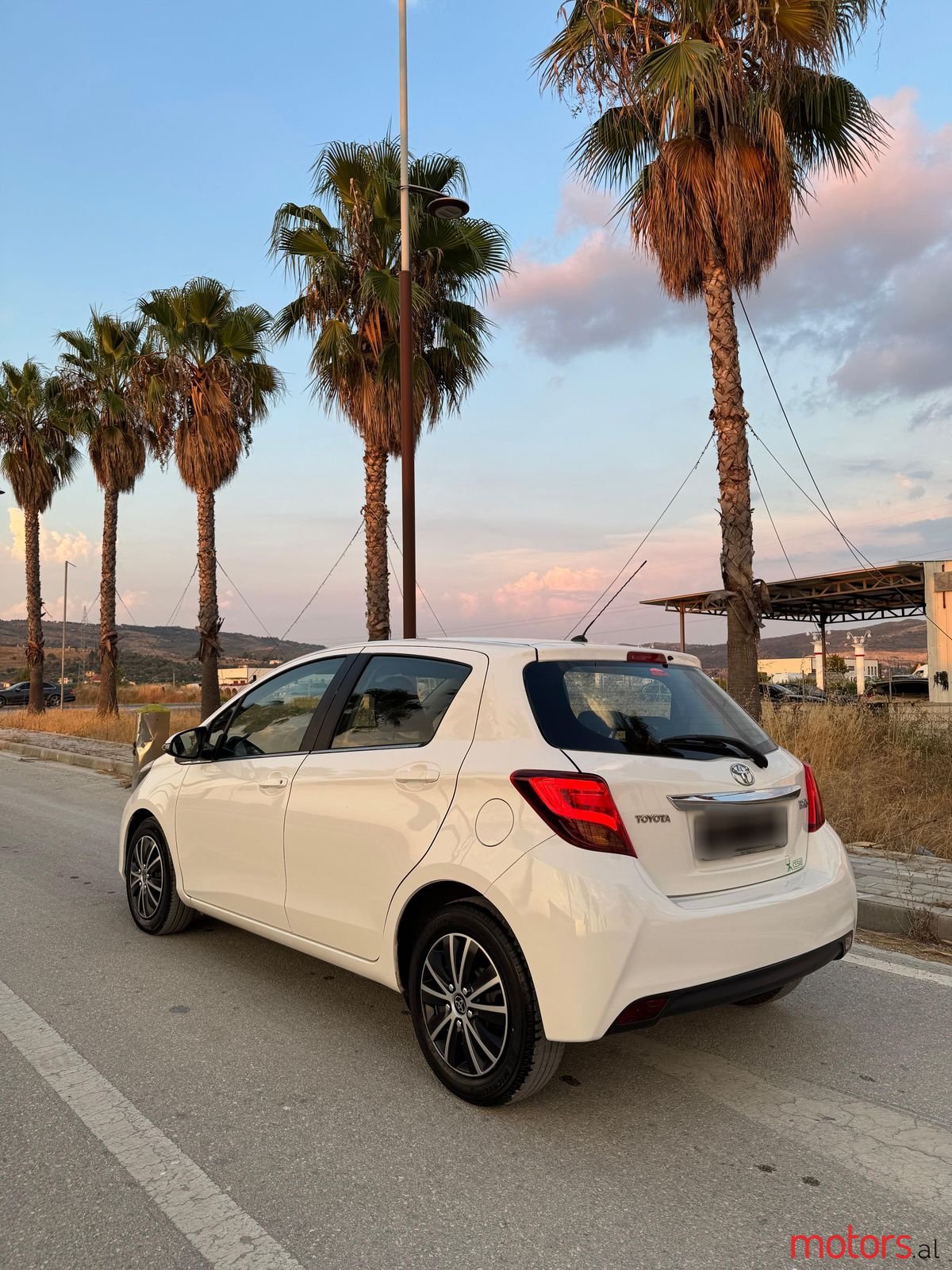 2015' Toyota Yaris photo #5