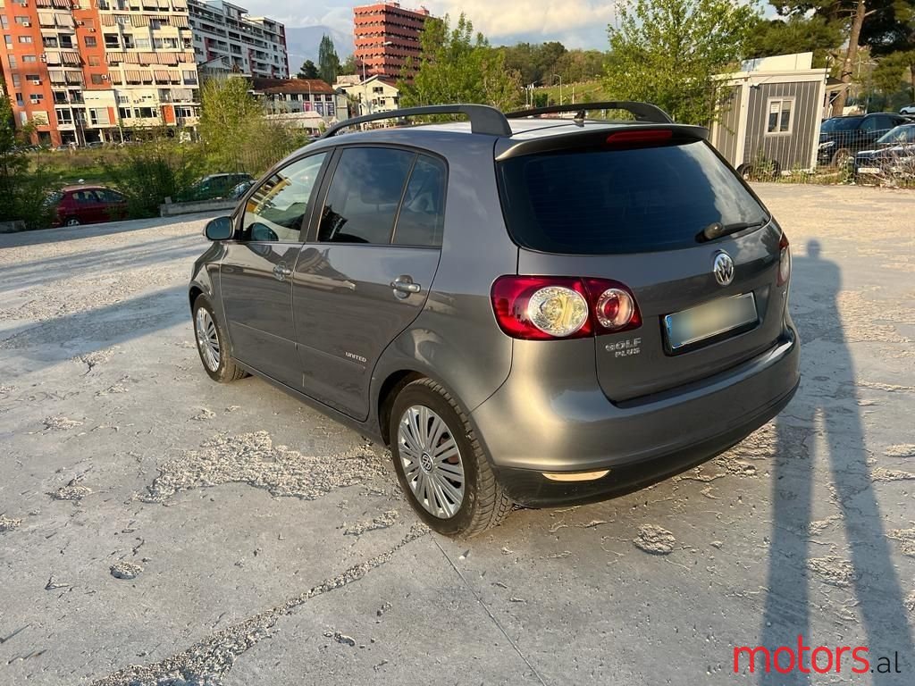 2008' Volkswagen Golf Plus photo #2