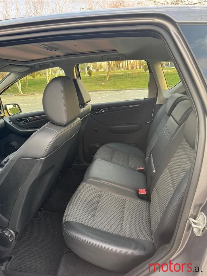 2009' Mercedes-Benz A 180 photo #4