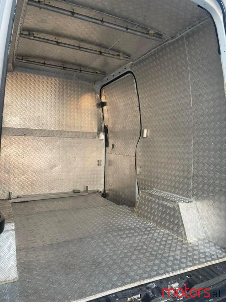 2015' Mercedes-Benz 220 photo #2