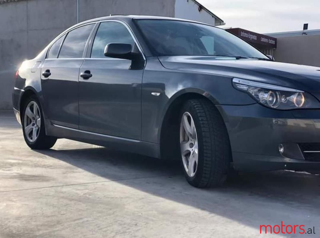 2009' BMW 525 photo #1