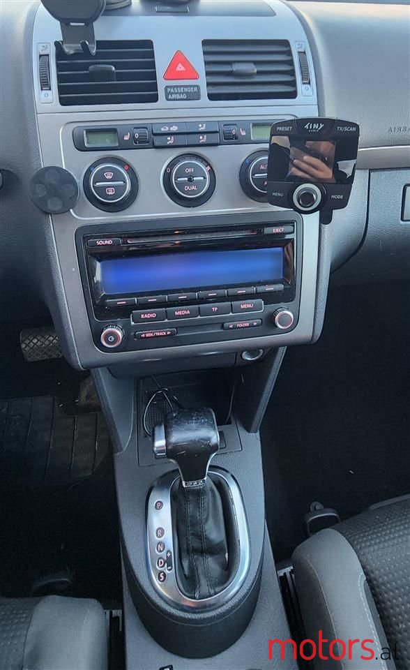 2010' Volkswagen Touran photo #4