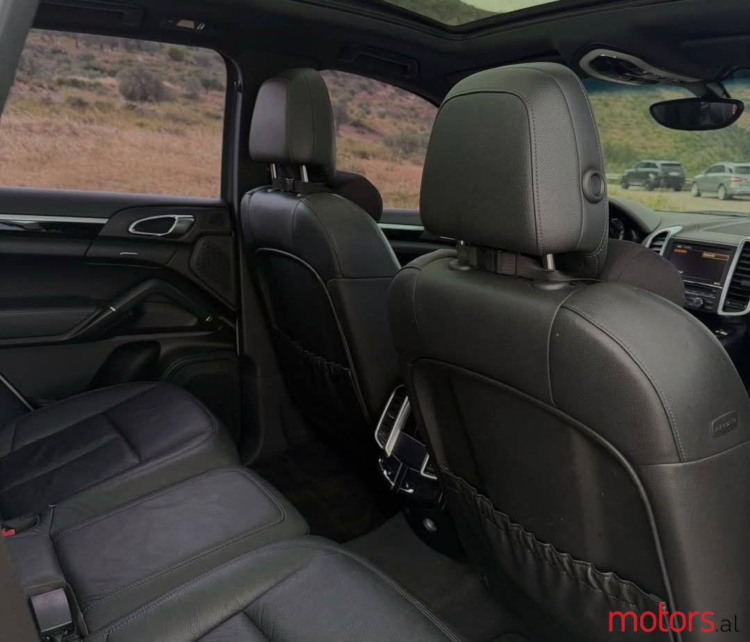 2014' Porsche Cayenne photo #5