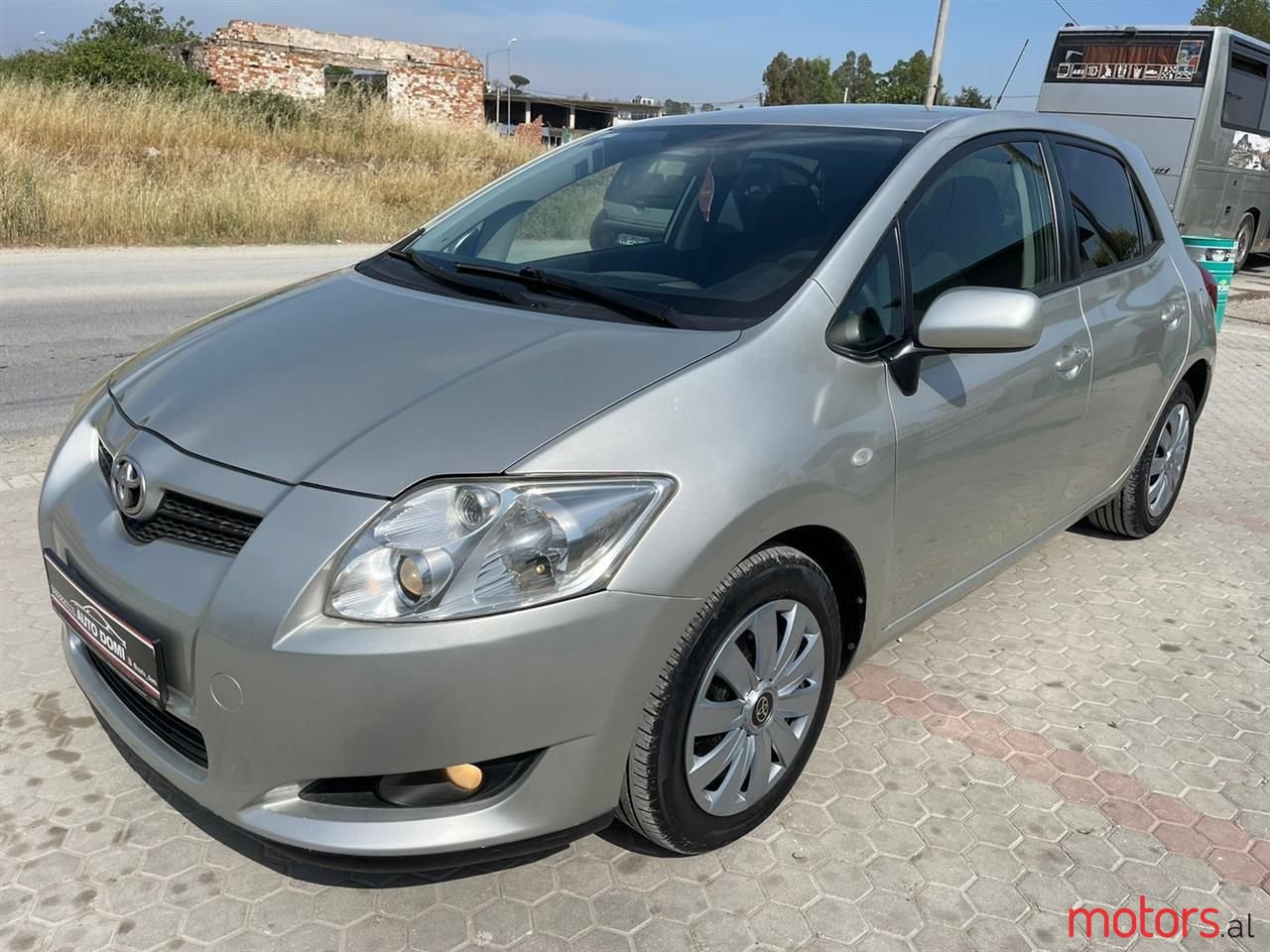 2008' Toyota Auris photo #1