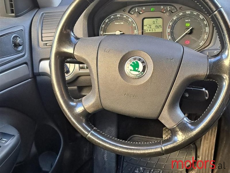 2006' Skoda Octavia photo #3