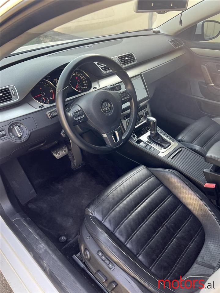 2011' Volkswagen photo #5