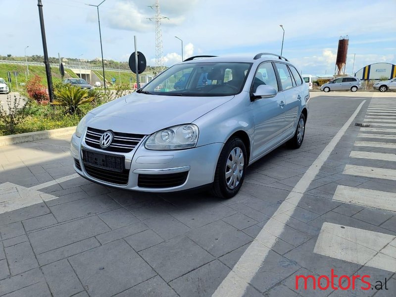 2008' Volkswagen Golf photo #6