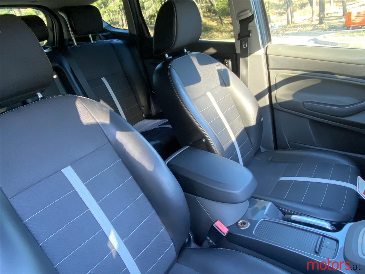 2011' Ford Kuga photo #6