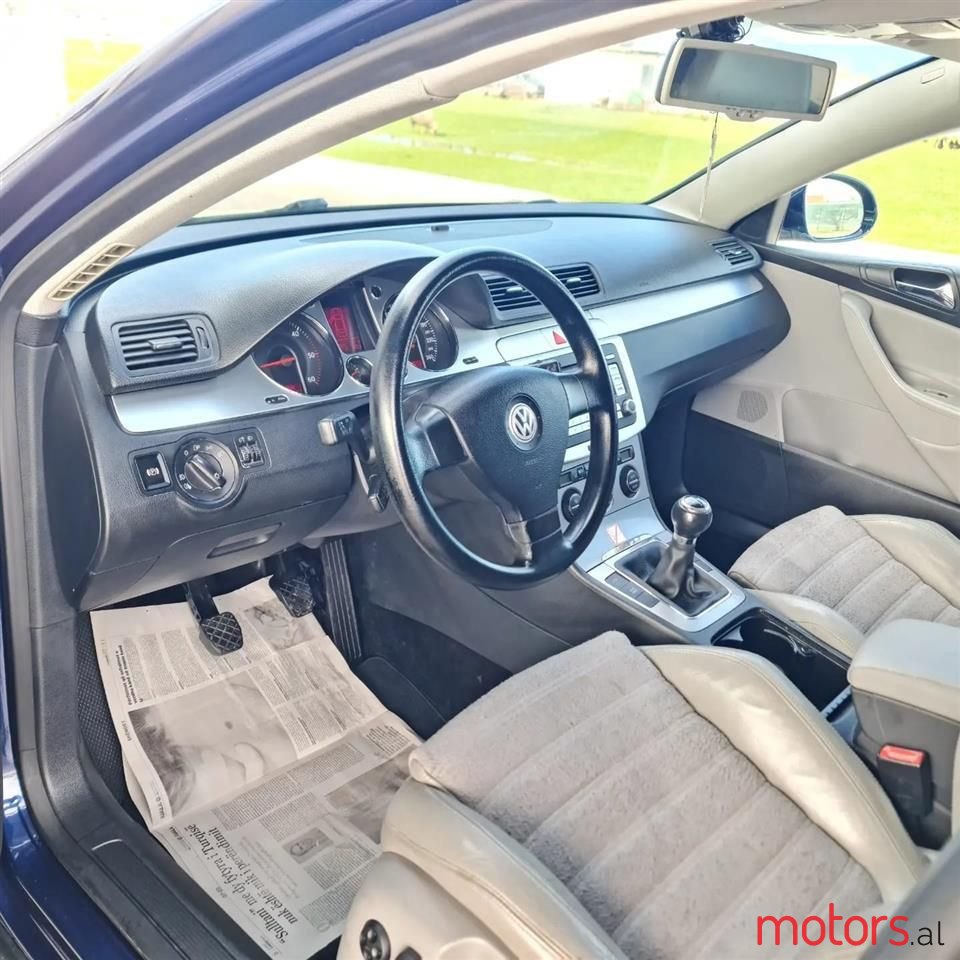 2006' Volkswagen Passat photo #2