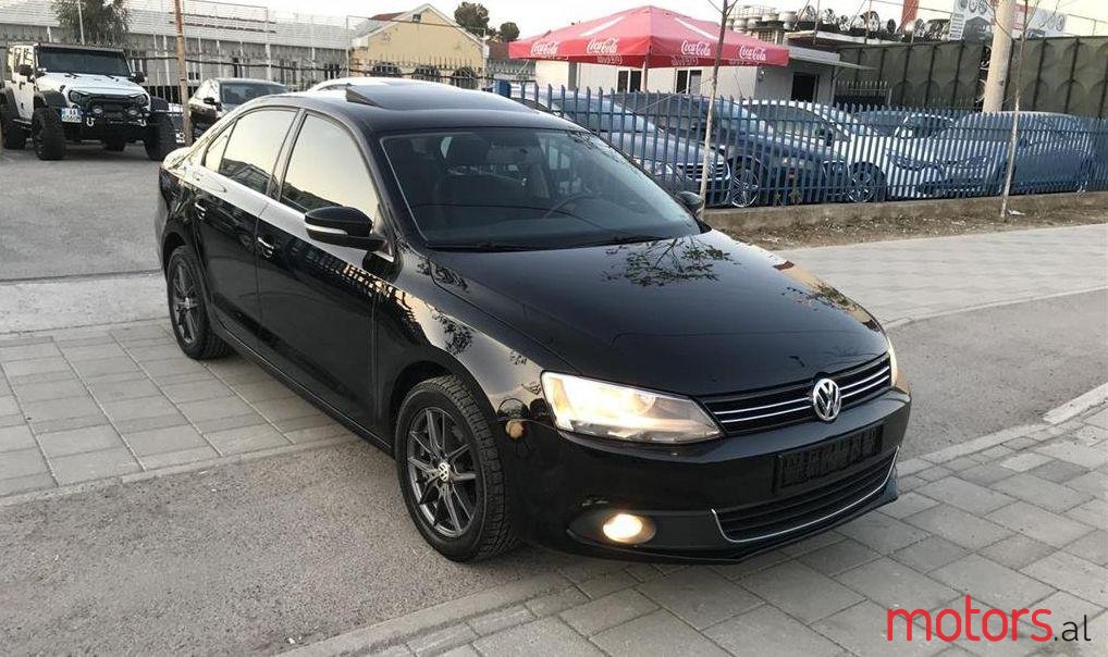 2012' Volkswagen Jetta photo #4