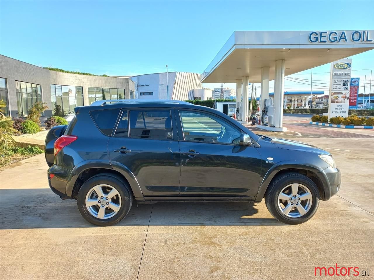 2006' Toyota RAV4 photo #2