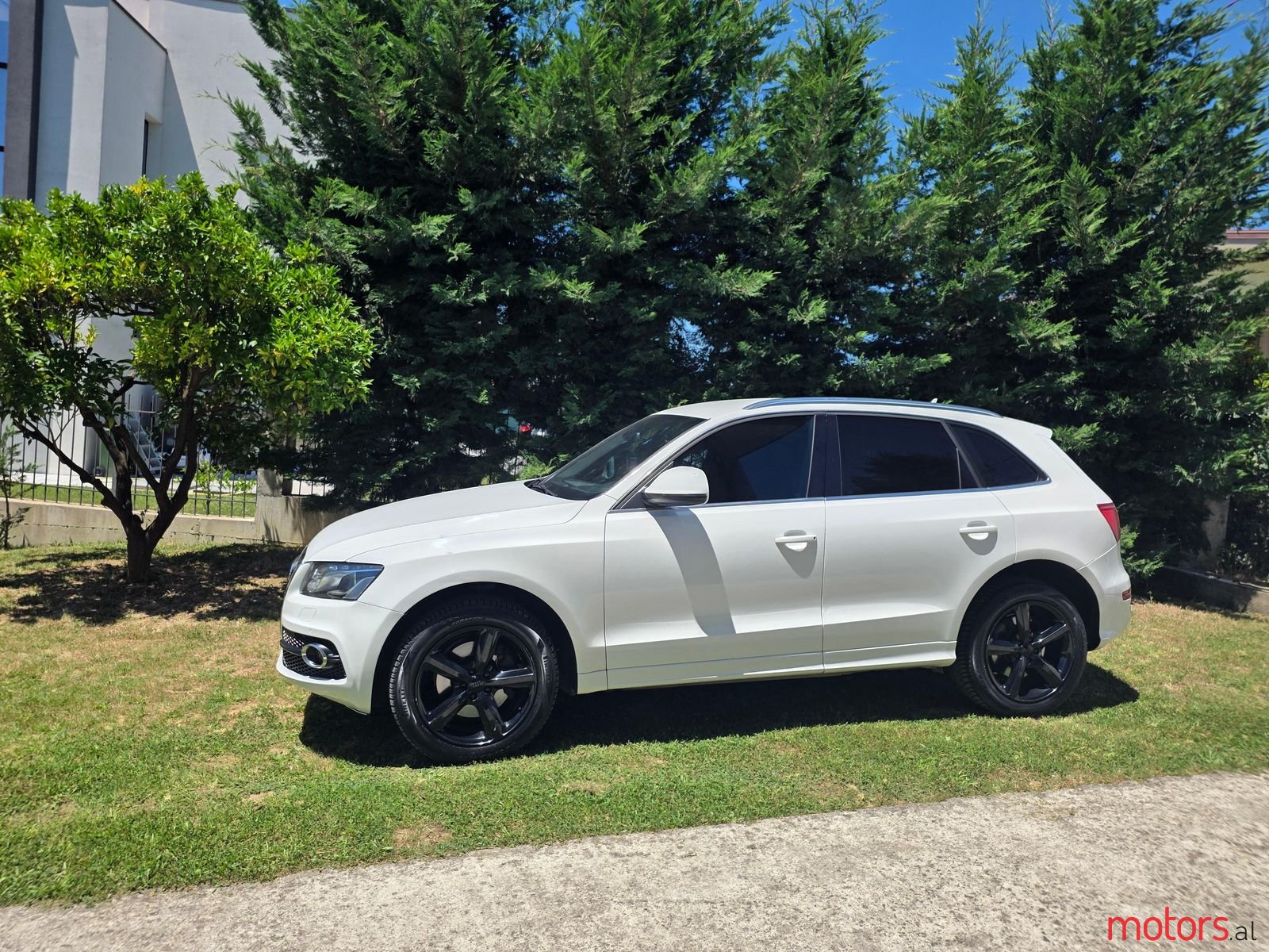 2011' Audi Q5 photo #1