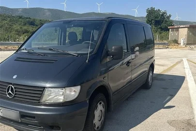 2000' Mercedes-Benz V 220