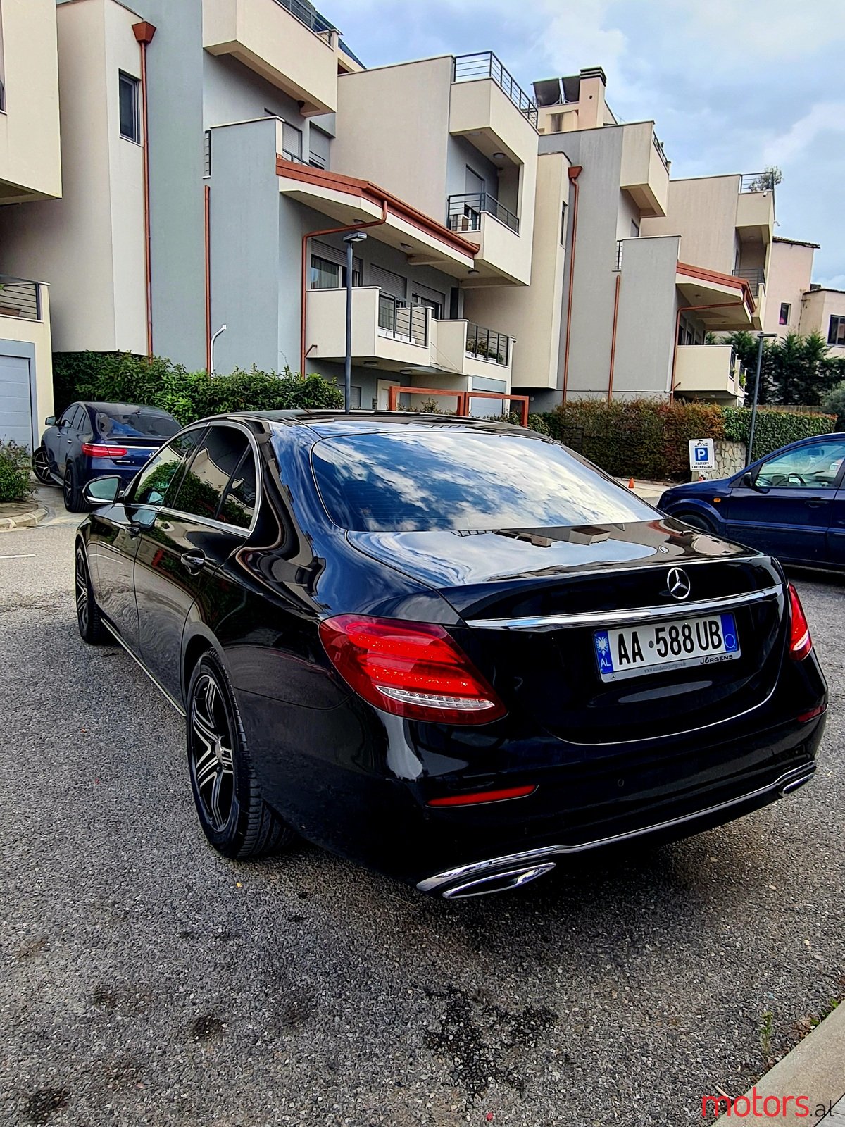 2017' Mercedes-Benz E 220 photo #4