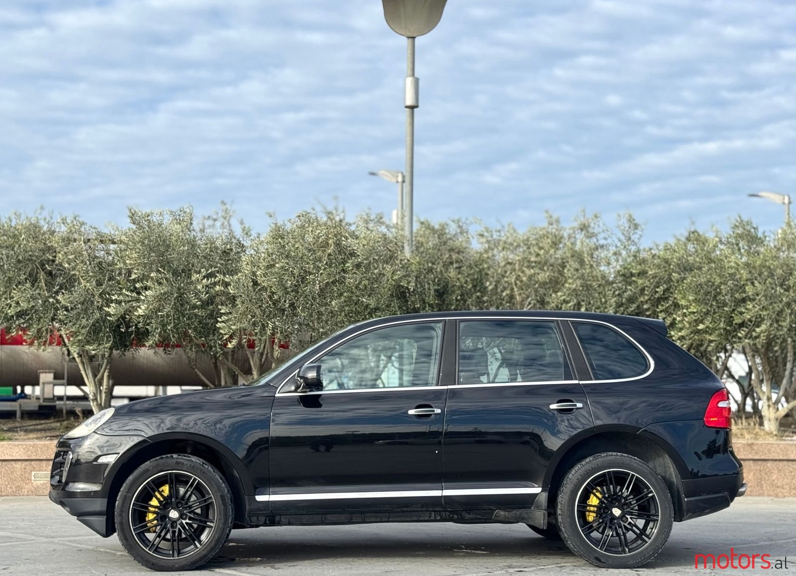 2010' Porsche Cayenne photo #6