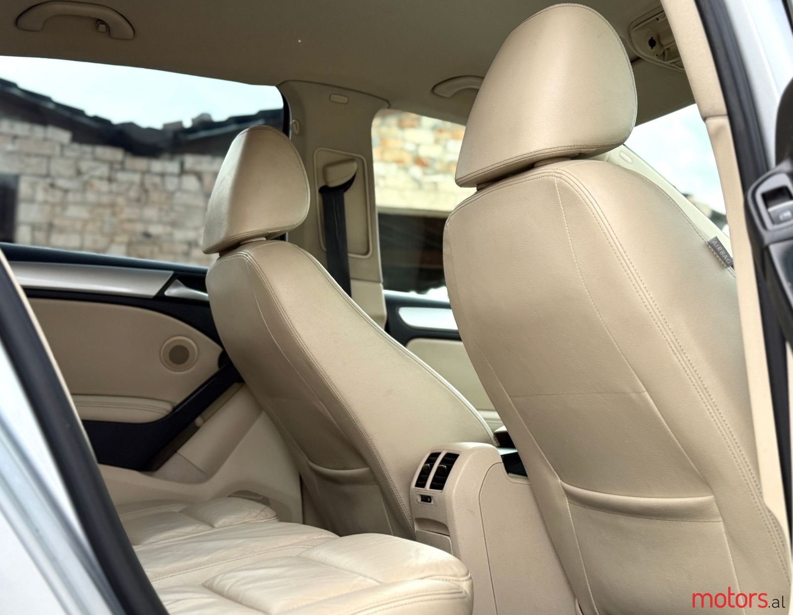 2010' Volkswagen Golf photo #6