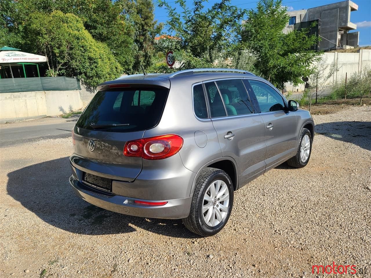 2009' Volkswagen Tiguan photo #2