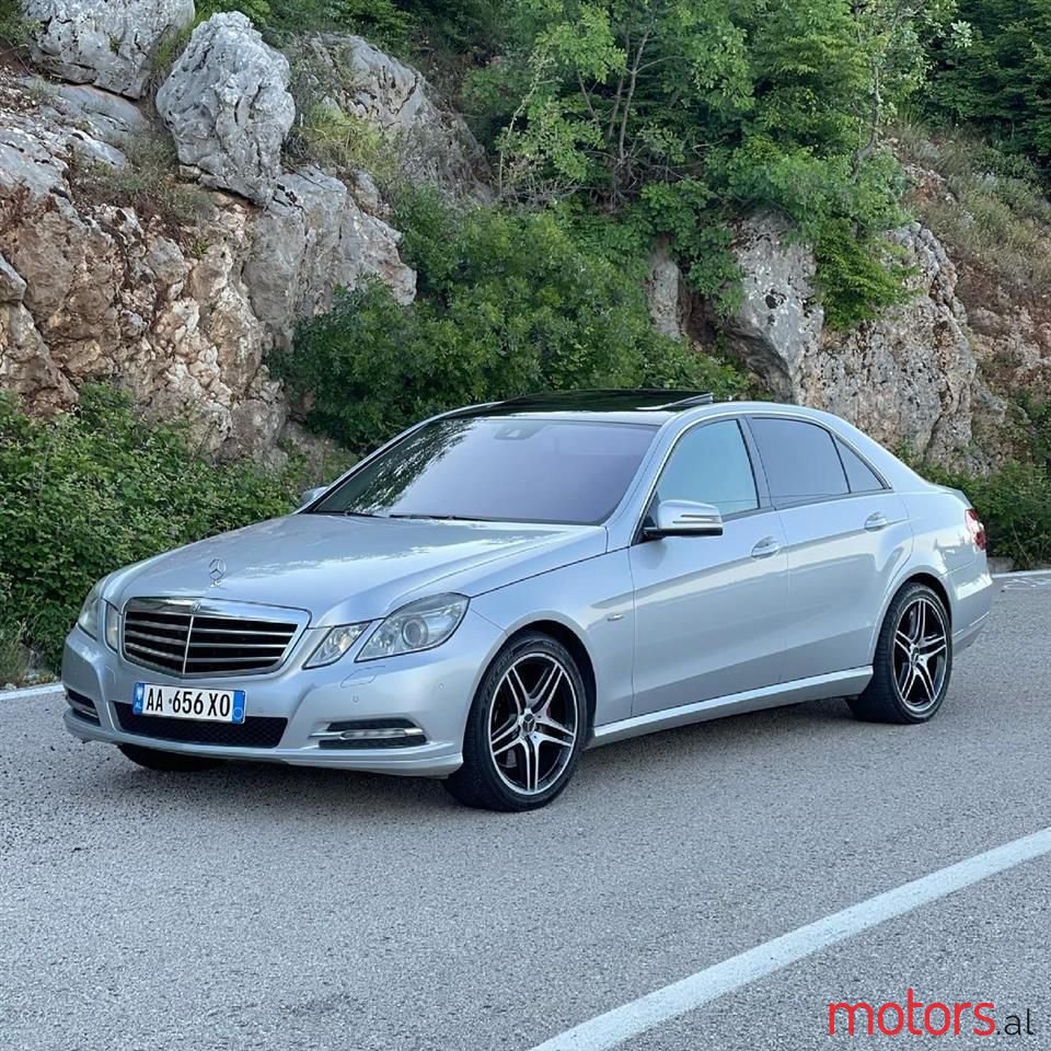 2011' Mercedes-Benz E 350 photo #1