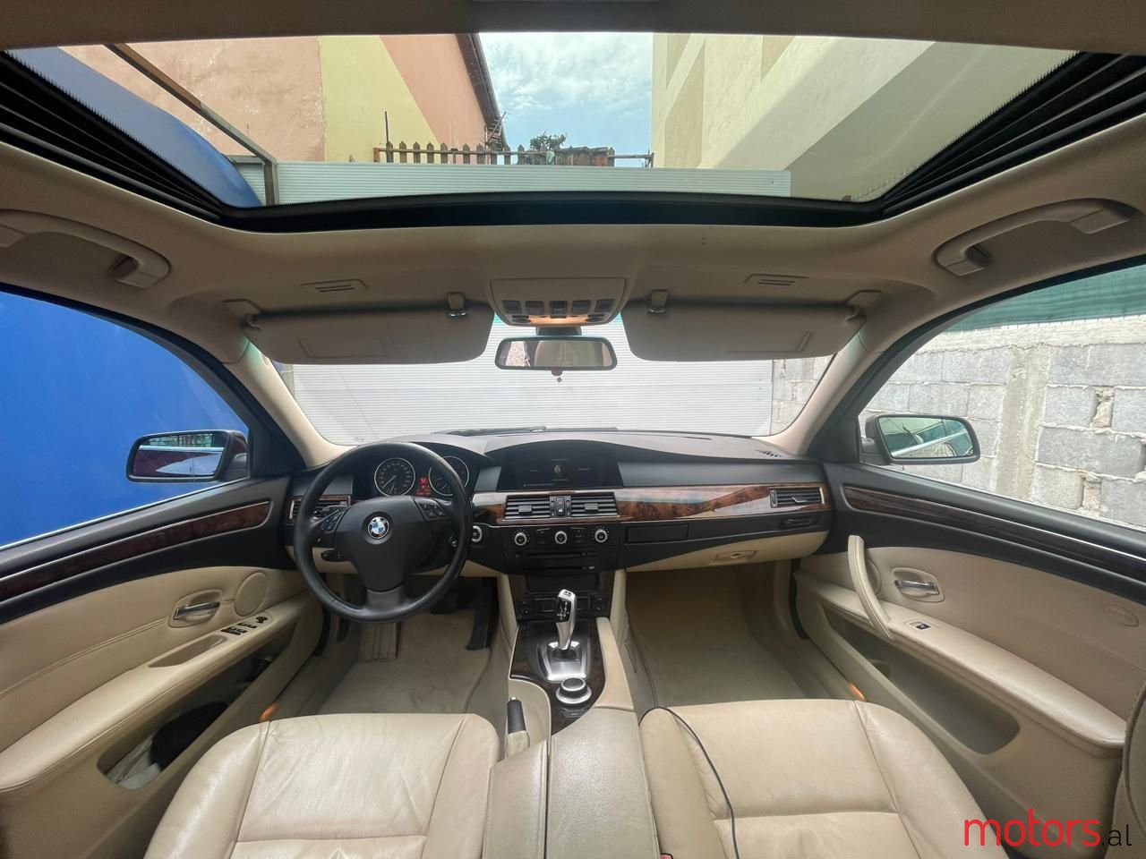 2008' BMW 528 photo #3