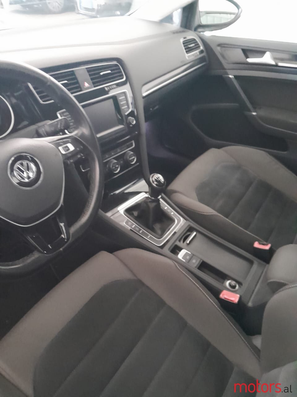 2013' Volkswagen photo #2