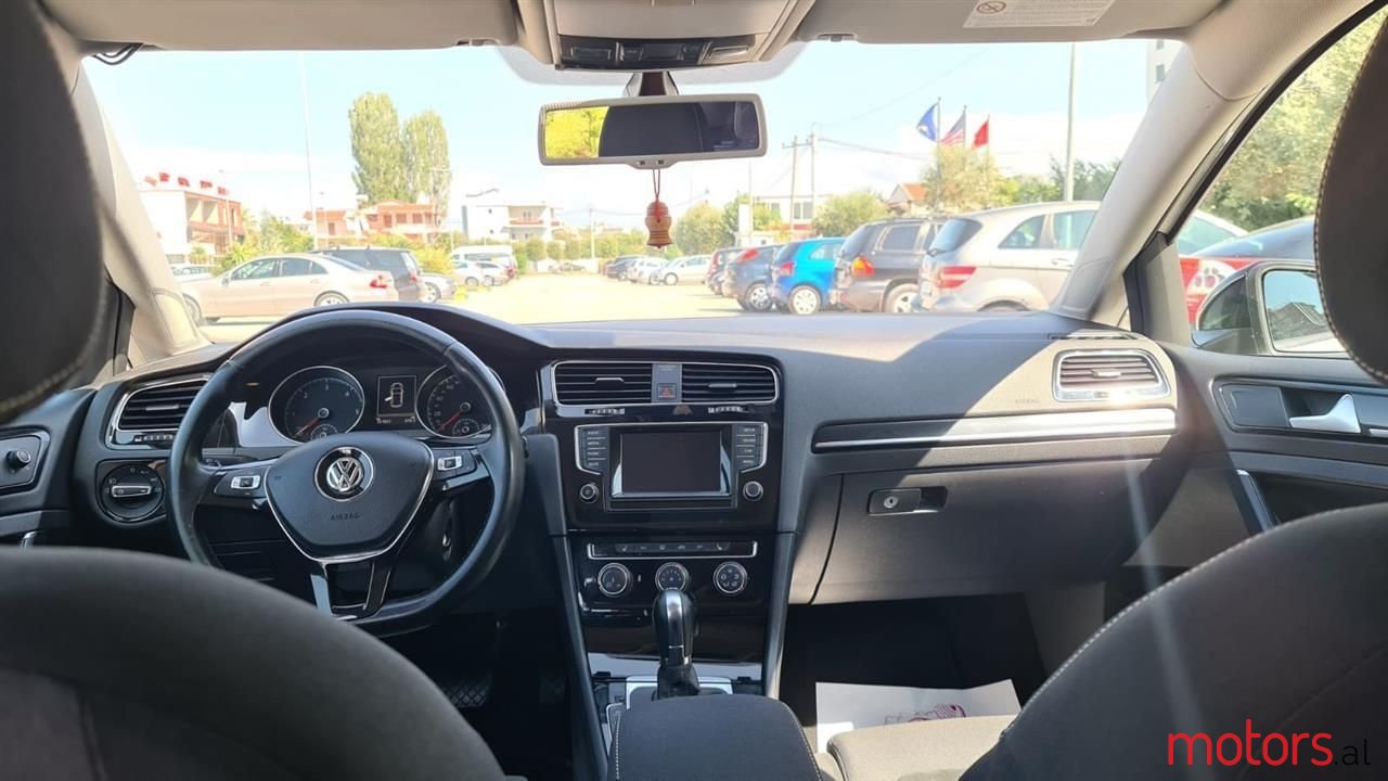 2013' Volkswagen Golf photo #5