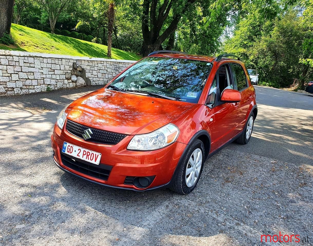 2011' Suzuki SX4 photo #5